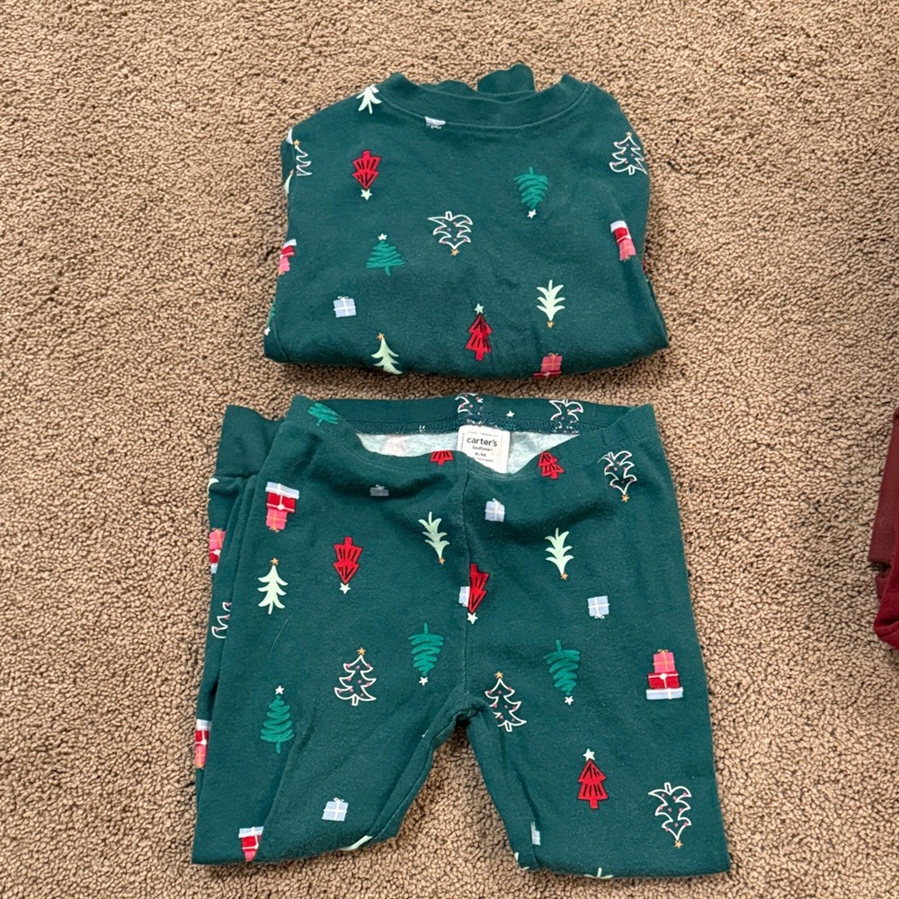 Carter's Festive Green Pajama Set